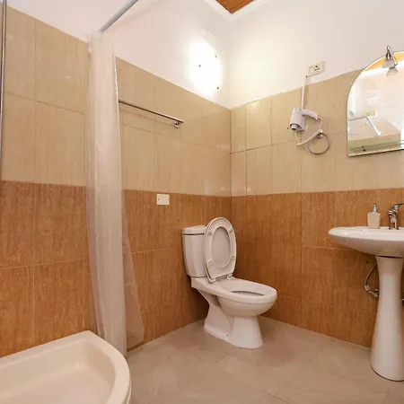 Spahiu Guest house 3*
