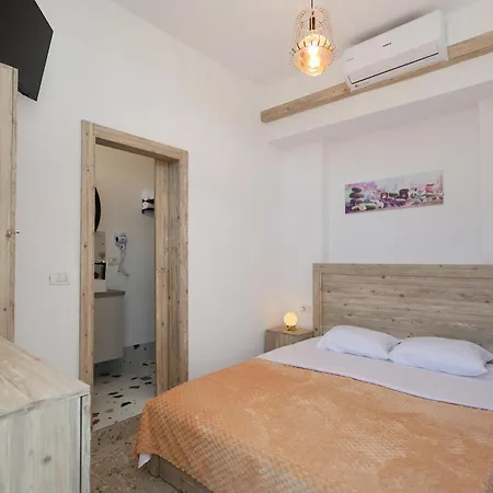 Spahiu Guest house *